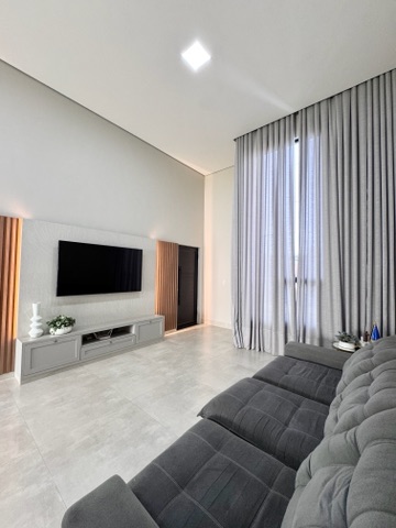Casa com 265m² 2 quartos e 2 banheiros, à venda, no bairro Montserrat em Nova Mutum
