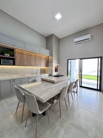 Casa com 265m² 2 quartos e 2 banheiros, à venda, no bairro Montserrat em Nova Mutum