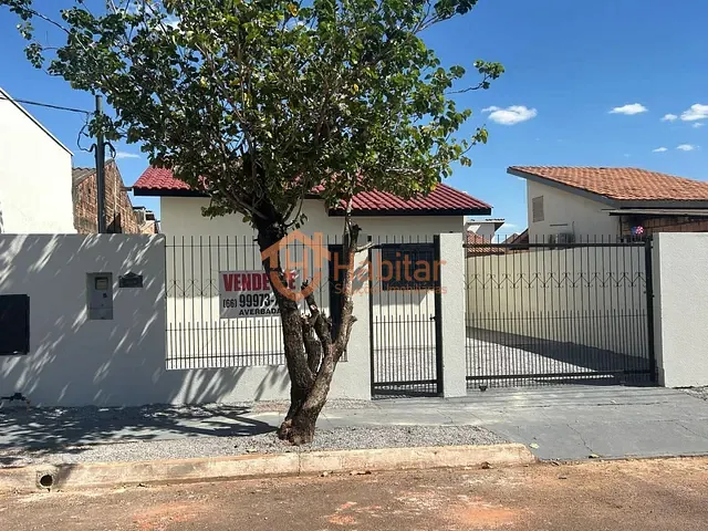 Casa com 200m² 2 quartos e 1 banheiro, à venda, no bairro Pinheiros III em Sorriso