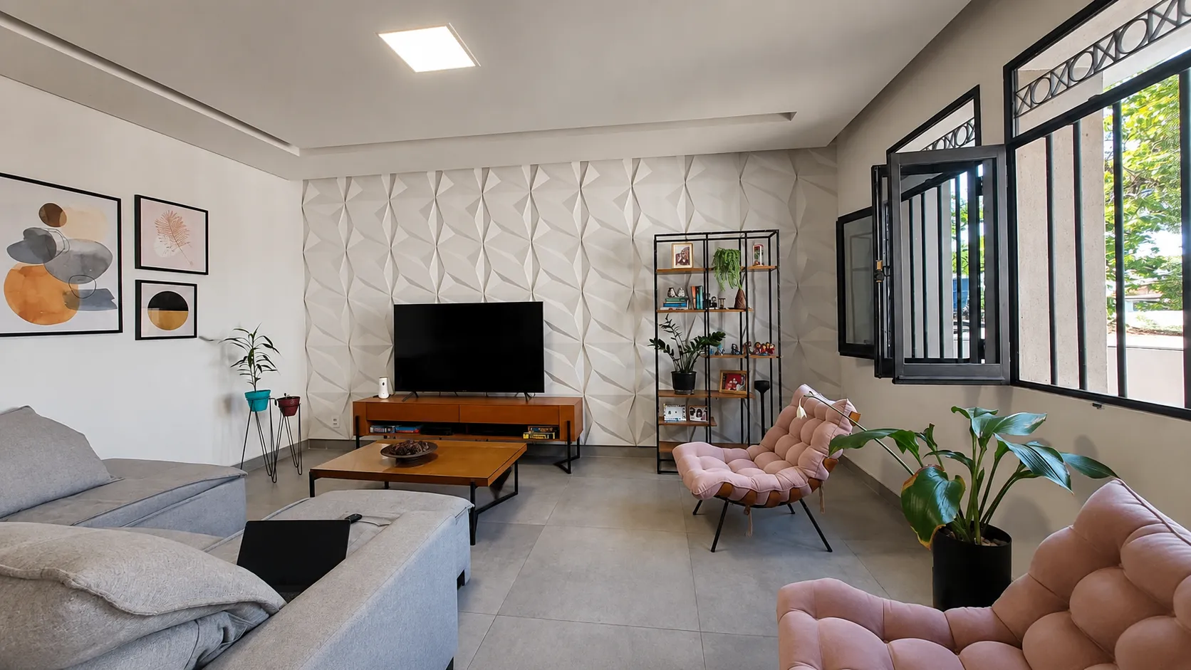 Casa à venda com 4 quartos, suíte, piscina, espaço gourmet e 2 vagas no Padre Eustáquio – Belo Horizonte/MG