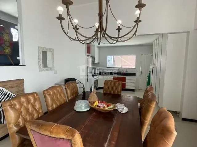 Casa com 300m² 4 quartos e 4 banheiros, à venda, no bairro Jardim Aracy em Mogi das Cruzes