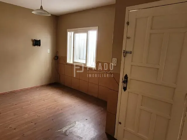 Casa 2 quartos e 2 banheiros, à venda, no bairro Três Vendas em Pelotas
