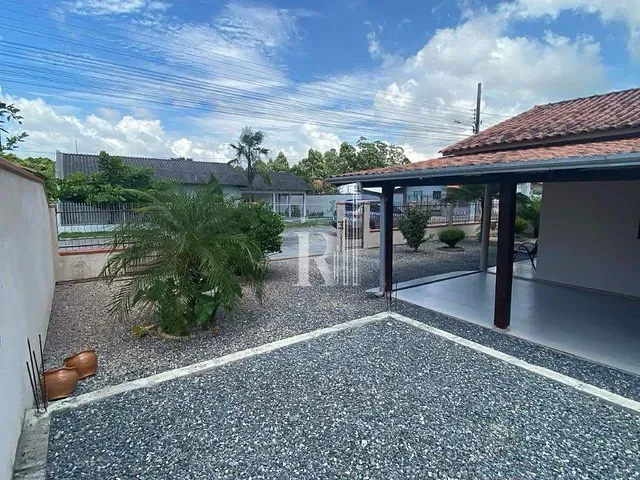 Casa com 400m² 3 quartos e 1 banheiro, à venda, no bairro Areias em Tijucas