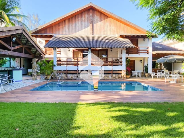 Casa com 1000m² 5 quartos e 8 banheiros, à venda, no bairro Barra da Tijuca em Rio de Janeiro