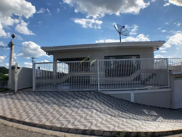 Casa com 400m² 3 quartos e 3 banheiros, à venda, no bairro Jardim Capuava I em Piracaia