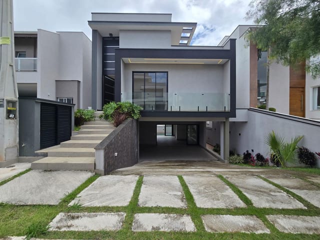 Casa 3 quartos e 5 banheiros, à venda ou para alugar, no bairro Mogi Moderno em Mogi das Cruzes