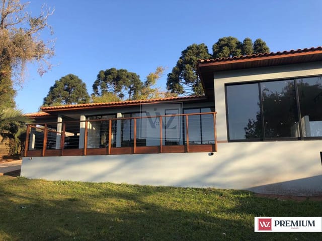 Casa com 1000m² 3 quartos e 3 banheiros, à venda, no bairro Itaiacoca em Ponta Grossa