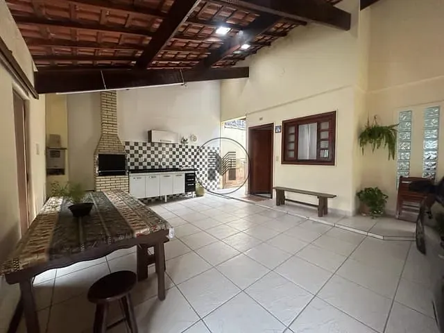 Casa com 170m² 3 quartos e 2 banheiros, à venda, no bairro Jardim França I em Guaratinguetá