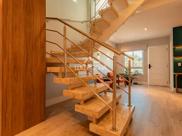Casa com 423m² 3 quartos e 4 banheiros, à venda, no bairro Jardim da Glória em Cotia