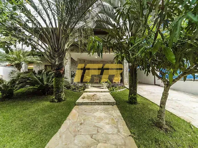 Casa com 450m² 6 quartos e 4 banheiros, à venda, no bairro Horto Florestal em Ubatuba