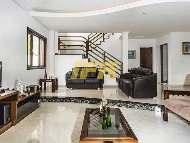 Casa com 450m² 6 quartos e 4 banheiros, à venda, no bairro Horto Florestal em Ubatuba