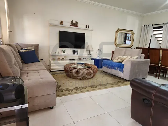 Casa com 250m² 3 quartos e 2 banheiros, à venda, no bairro Jardim das Tulipas em Holambra