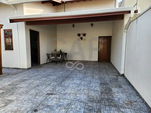 Casa com 250m² 3 quartos e 2 banheiros, à venda, no bairro Jardim das Tulipas em Holambra