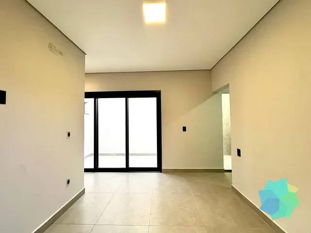 Casa com 180m², à venda, no bairro Jardim Guarujá em Salto