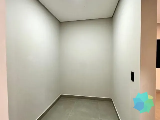 Casa com 180m², à venda, no bairro Jardim Guarujá em Salto