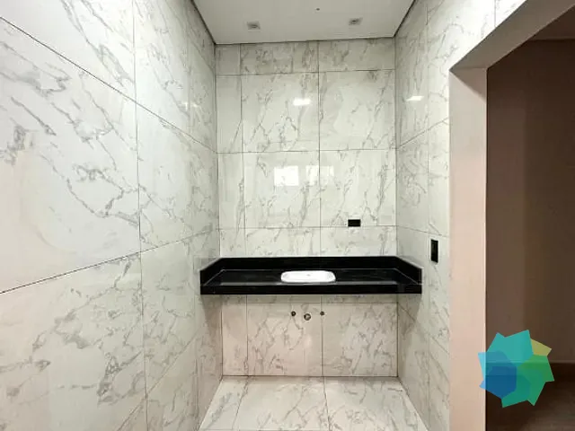 Casa com 180m², à venda, no bairro Jardim Guarujá em Salto