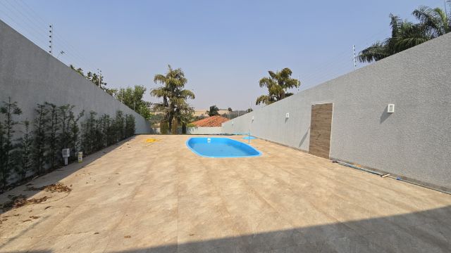 Casa com 500m² 3 quartos e 3 banheiros, à venda, no bairro Jardim Andrade em Maringá