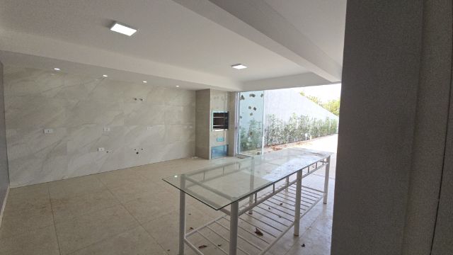 Casa com 500m² 3 quartos e 3 banheiros, à venda, no bairro Jardim Andrade em Maringá