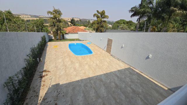 Casa com 500m² 3 quartos e 3 banheiros, à venda, no bairro Jardim Andrade em Maringá