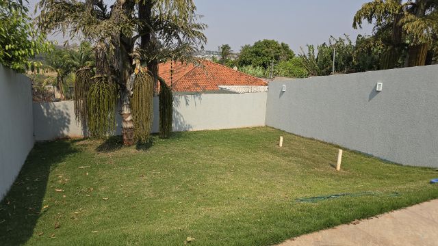 Casa com 500m² 3 quartos e 3 banheiros, à venda, no bairro Jardim Andrade em Maringá