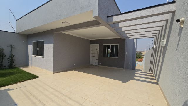 Casa com 500m² 3 quartos e 3 banheiros, à venda, no bairro Jardim Andrade em Maringá