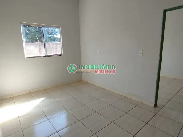 Casa 2 quartos e 1 banheiro, para alugar, no bairro Nova Canarana em Canarana