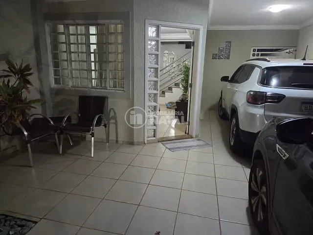Casa com 180m² 3 quartos e 3 banheiros, à venda, no bairro Jardim Burle Marx em Londrina