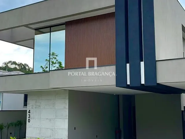 Casa com 420m² 3 quartos e 6 banheiros, à venda, no bairro Condomínio Vale das Águas em Bragança Paulista