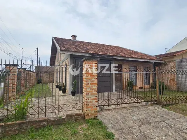 Casa com 165m² 2 quartos e 2 banheiros, à venda, no bairro Pinheirinho em Curitiba