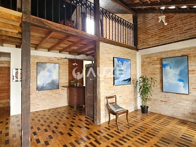 Casa com 165m² 2 quartos e 2 banheiros, à venda, no bairro Pinheirinho em Curitiba