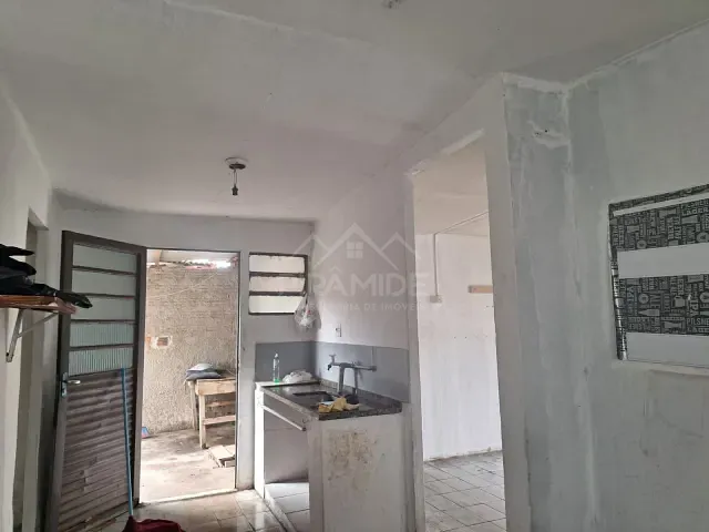 Casa com 244m² 2 quartos e 1 banheiro, à venda, no bairro Conjunto Habitacional Pedro Afonso Junqueira em Poços de Caldas