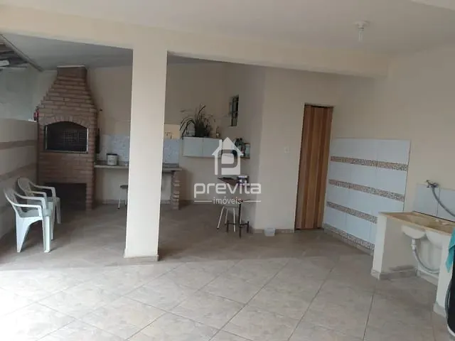 Casa com 200m² 3 quartos e 2 banheiros, à venda, no bairro Parque São Cristóvão em Taubaté