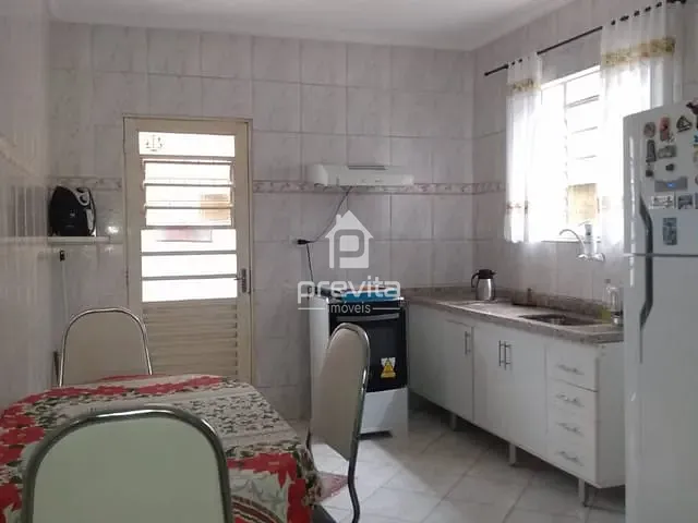 Casa com 200m² 3 quartos e 2 banheiros, à venda, no bairro Parque São Cristóvão em Taubaté