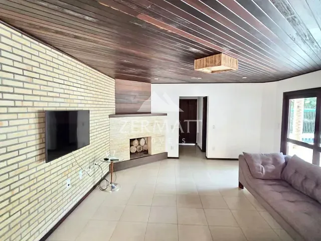 Casa com 1110m² 4 quartos e 6 banheiros, para alugar, no bairro Escola Agrícola em Blumenau
