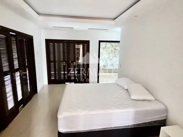 Casa com 1110m² 4 quartos e 6 banheiros, para alugar, no bairro Escola Agrícola em Blumenau