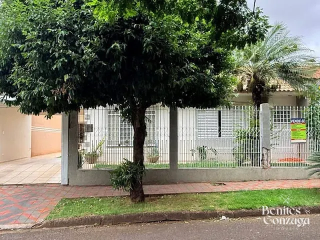 Casa com 300m² 4 quartos e 3 banheiros, à venda, no bairro Jardim dos Pássaros em Maringá