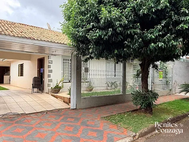 Casa com 300m² 4 quartos e 3 banheiros, à venda, no bairro Jardim dos Pássaros em Maringá