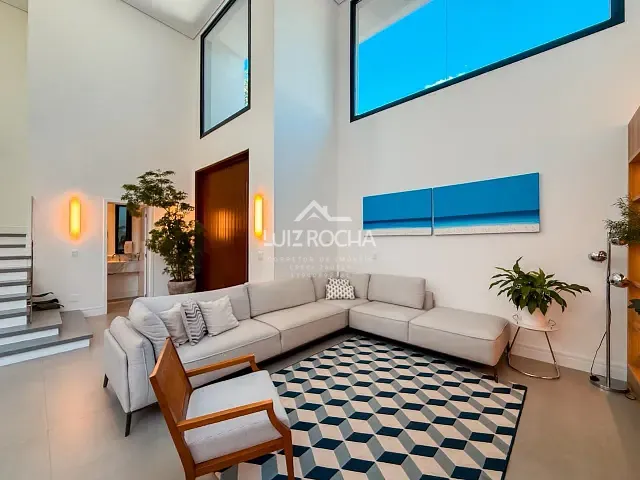 Casa com 524m² 4 quartos e 4 banheiros, à venda, no bairro Bosque do Vianna em Cotia