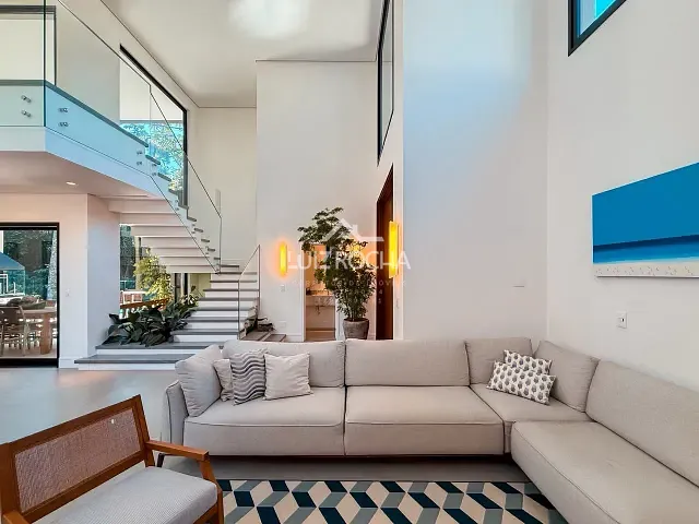Casa com 524m² 4 quartos e 4 banheiros, à venda, no bairro Bosque do Vianna em Cotia