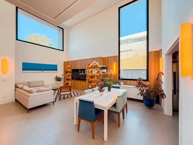 Casa com 524m² 4 quartos e 4 banheiros, à venda, no bairro Bosque do Vianna em Cotia