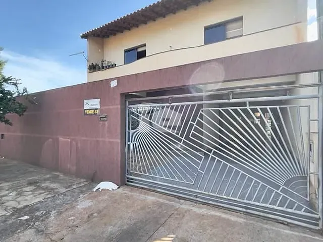 Casa com 158m² 3 quartos e 2 banheiros, à venda, no bairro Jardim Santo Eduardo em Rolândia