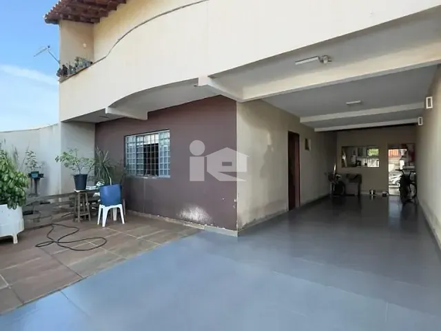 Casa com 158m² 3 quartos e 2 banheiros, à venda, no bairro Jardim Santo Eduardo em Rolândia