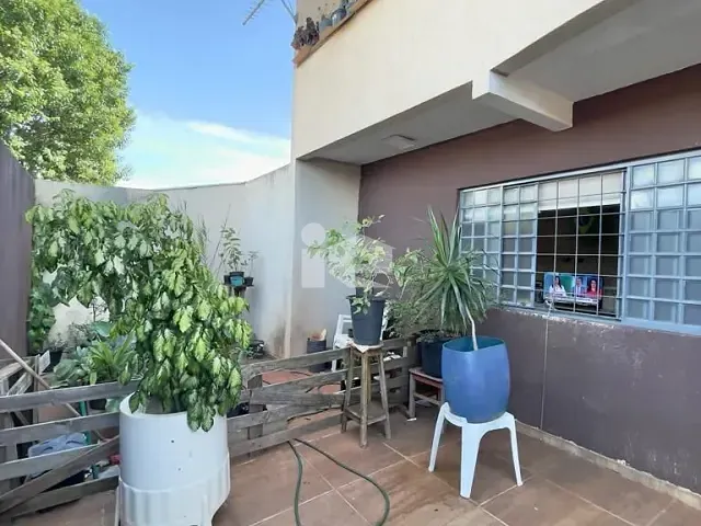 Casa com 158m² 3 quartos e 2 banheiros, à venda, no bairro Jardim Santo Eduardo em Rolândia