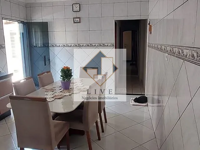 Casa com 150m² 2 quartos e 2 banheiros, à venda, no bairro Parque Planalto em Santa Bárbara D'Oeste