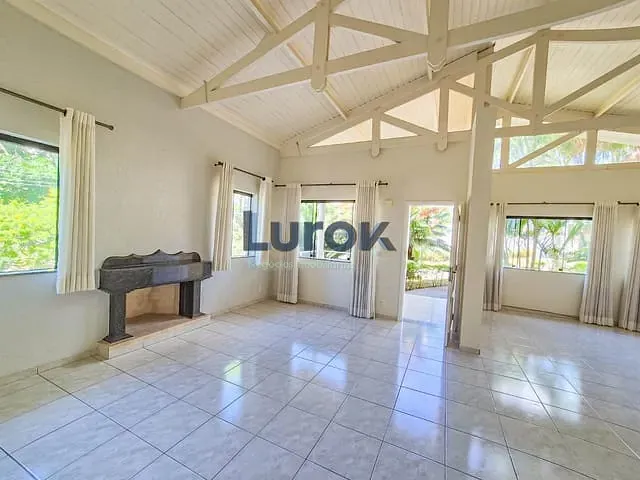 Casa com 580m² 3 quartos e 5 banheiros, para alugar, no bairro Condomínio Residencial Portal do Quiririm em Valinhos