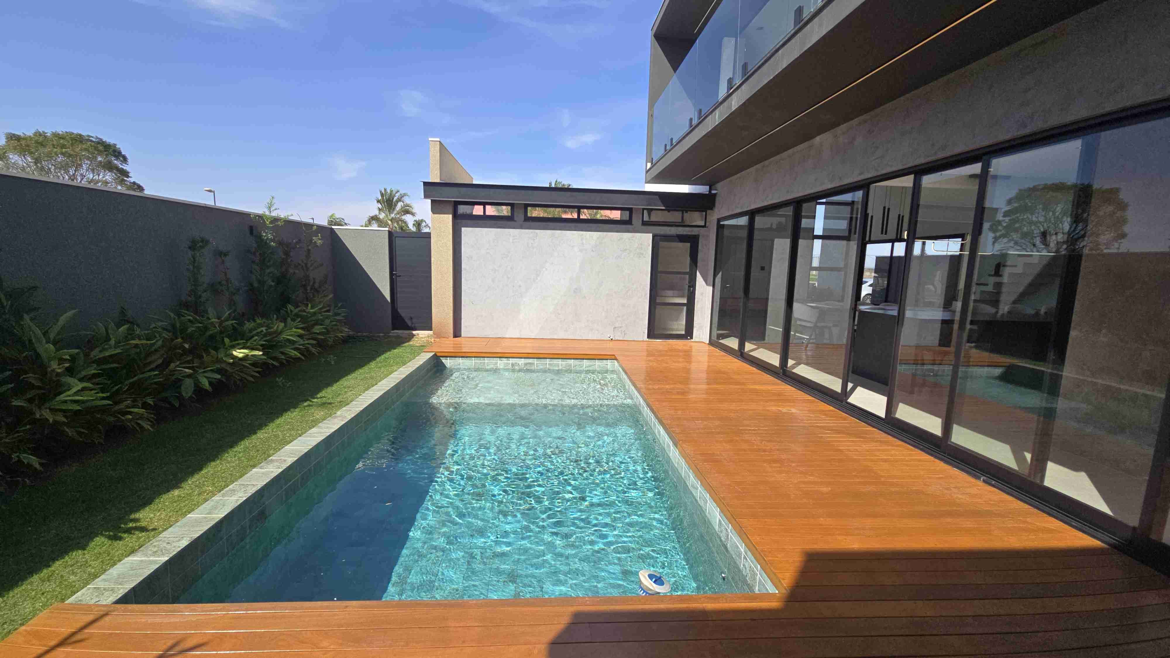 Casa à venda com 4 quartos, 280m² - Foto 2