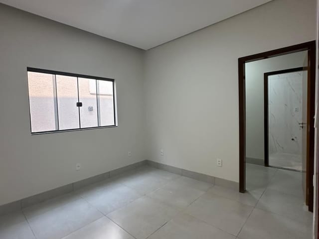 Casa com 180m² 3 quartos e 1 banheiro, à venda, no bairro Residencial Paris em Sinop