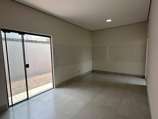 Casa com 180m² 3 quartos e 1 banheiro, à venda, no bairro Residencial Paris em Sinop