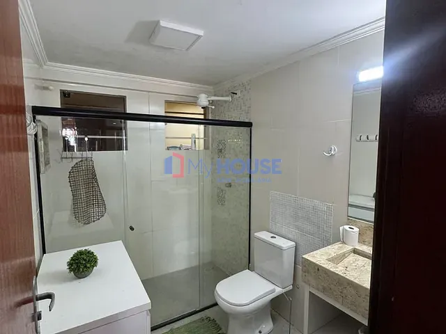 Casa 4 quartos e 4 banheiros, à venda, no bairro Olivença em Ilhéus