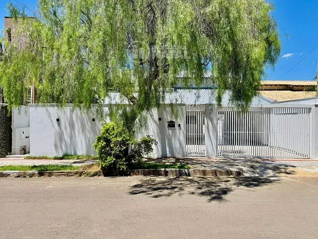 Casa com 500m² 6 quartos e 6 banheiros, à venda, no bairro Mediterrâneo em Londrina